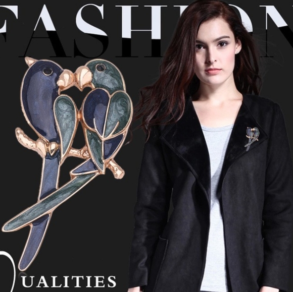 Lovely Bird Parrot Brooch Pin - Picture 9 of 9